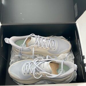Lululemon Blissfeel Trail Run size 7 New in box